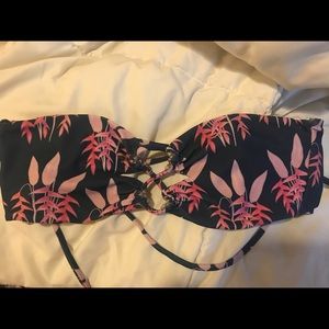 acacia heliconia top